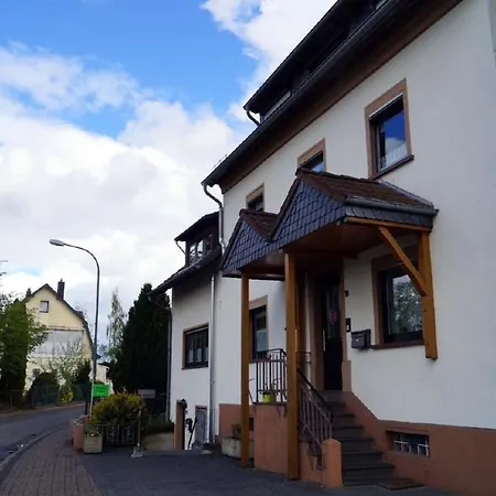 Eifelferienhaus Thome In Der Vulkaneifel Lissendorf
